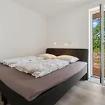 4 Bedroom Stunning In Hébergement de vacances *