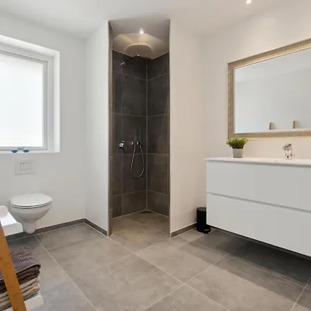 Vakantiehuis 4 Bedroom Stunning In