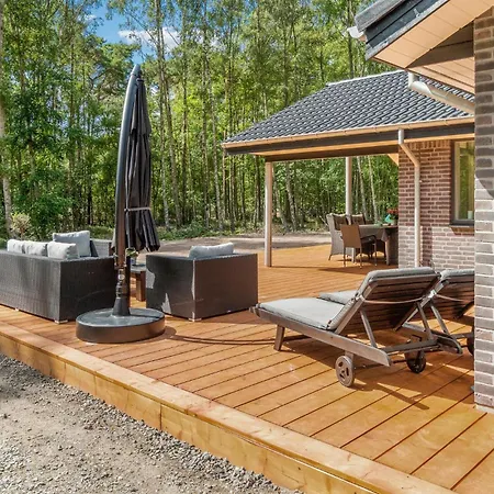 Vakantiehuis 4 Bedroom Stunning In