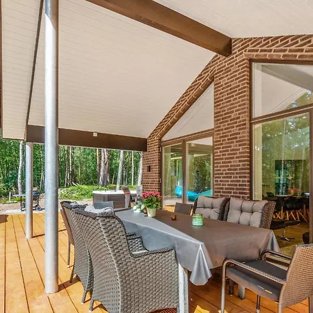 4 Bedroom Stunning In Vakantiehuis *